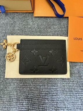 Louis Vuitton LV Charms Card Holder